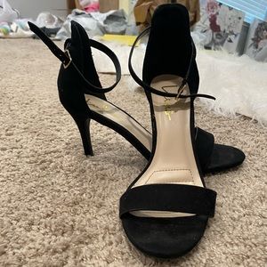 Lulu’s small heel suede